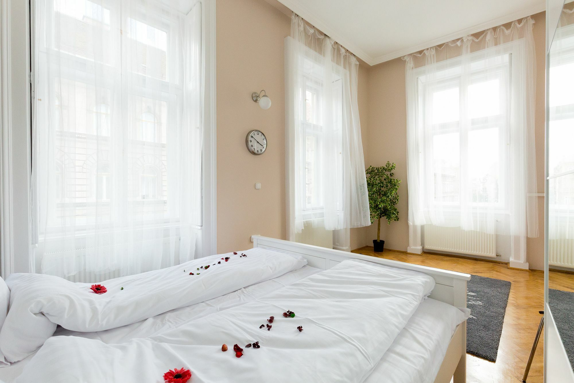 Bpm-Apartment Kiraly Boedapest Buitenkant foto
